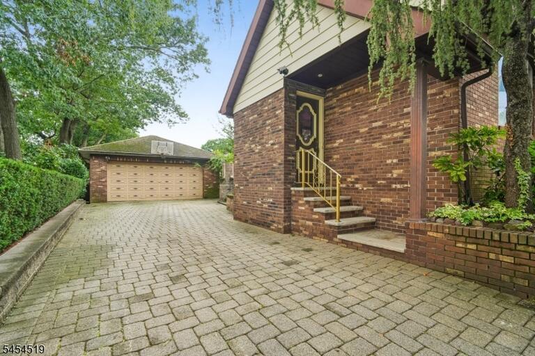 Property listing MLS 4047530 photo 47