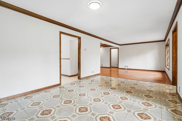 Property listing MLS 4047530 photo 9