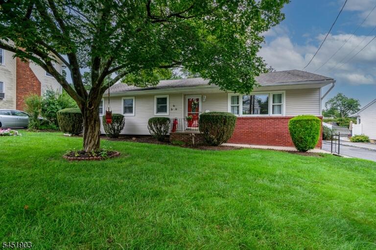 Property listing MLS 4047535 photo 1