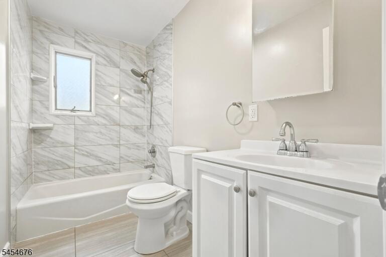 Property listing MLS 4047556 photo 10