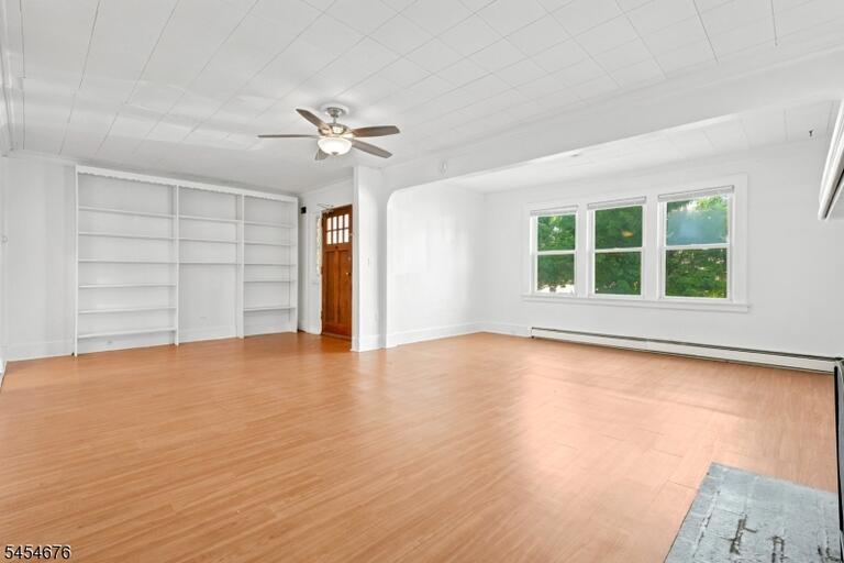 Property listing MLS 4047556 photo 3