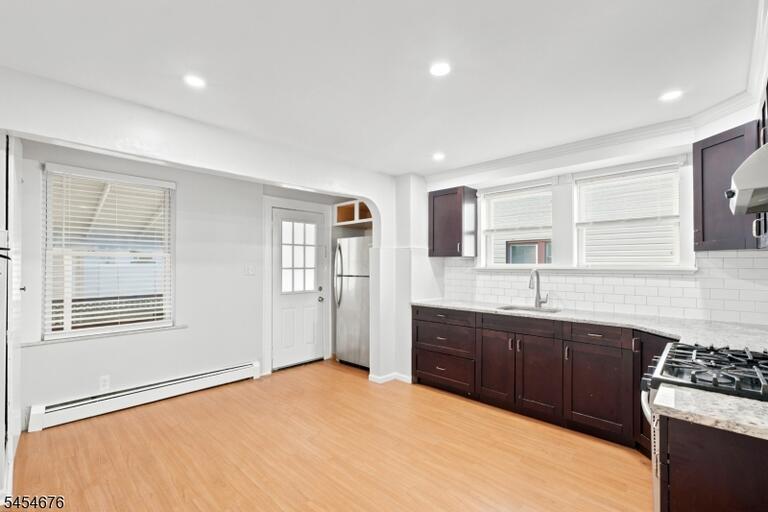 Property listing MLS 4047556 photo 5