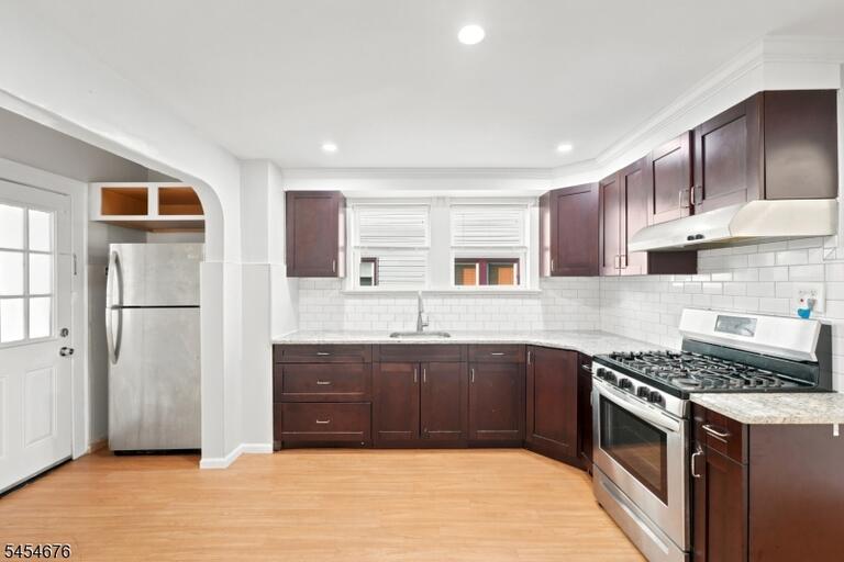 Property listing MLS 4047556 photo 9