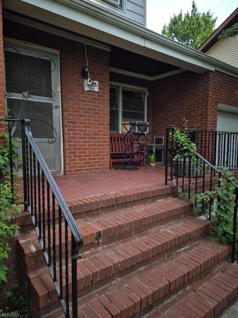Property listing MLS 4047563 photo 4