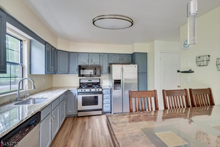Property listing MLS 4047580 photo 16