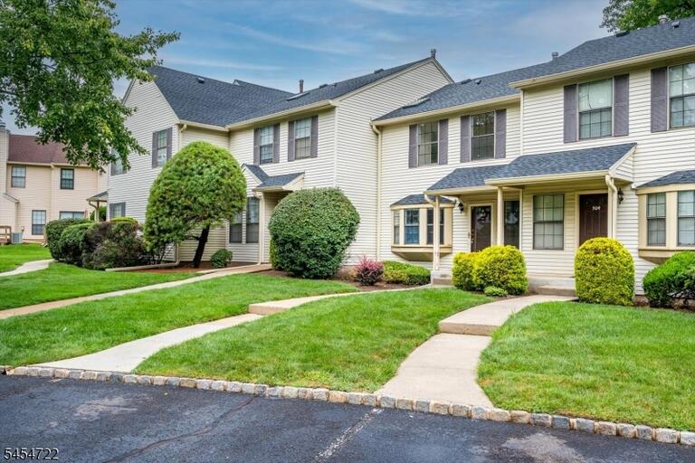 Property listing MLS 4047580 photo 2