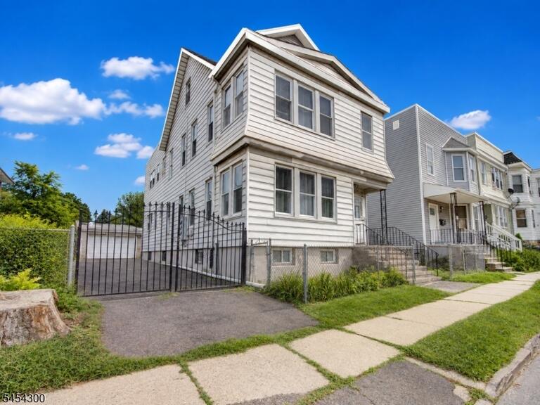 Property listing MLS 4047615 photo 1