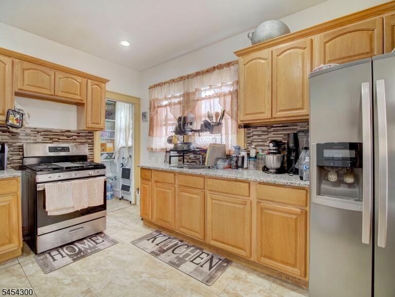 Property listing MLS 4047615 photo 3