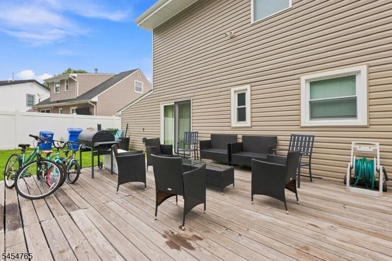 Property listing MLS 4047624 photo 3