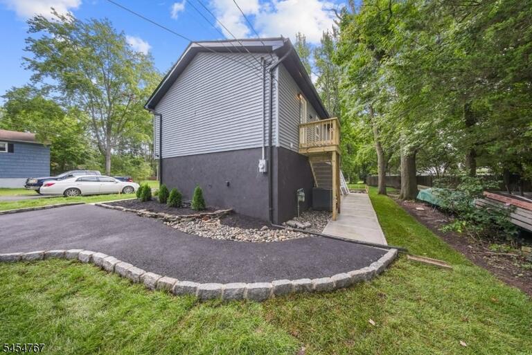 Property listing MLS 4047627 photo 38