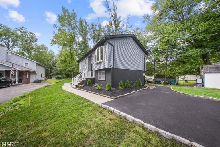 Property listing MLS 4047627 photo 5