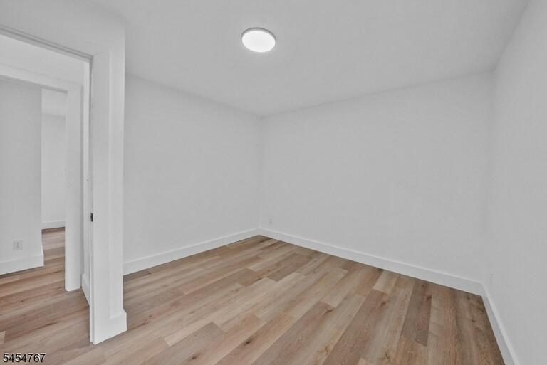 Property listing MLS 4047627 photo 7