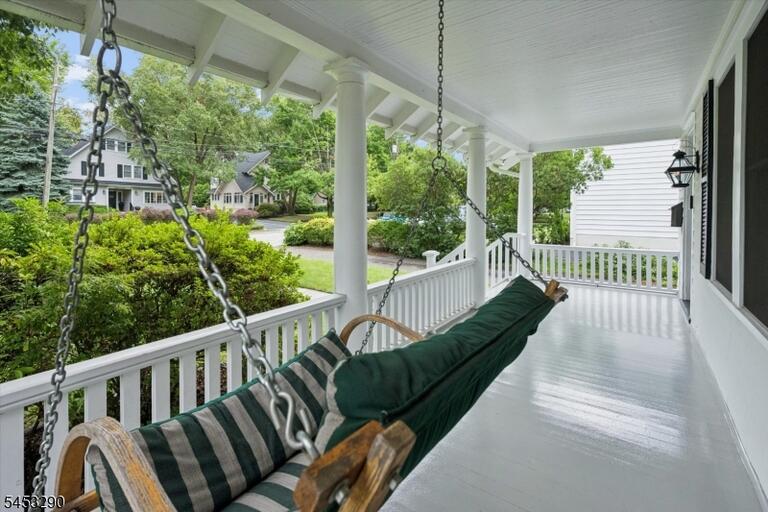 Property listing MLS 4047704 photo 4