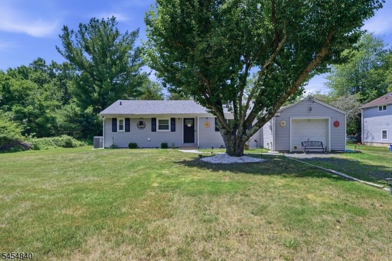 Property listing MLS 4047719 photo 2