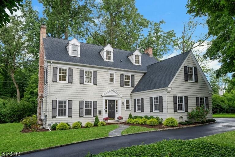 Property listing MLS 4047740 photo 2