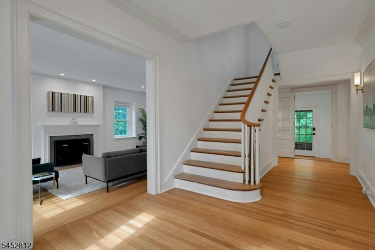 Property listing MLS 4047740 photo 5