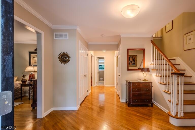 Property listing MLS 4047749 photo 2
