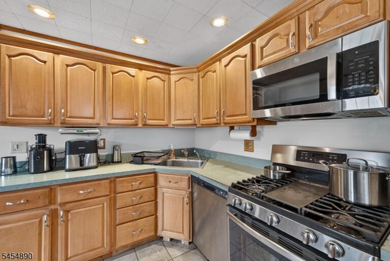 Property listing MLS 4047750 photo 5