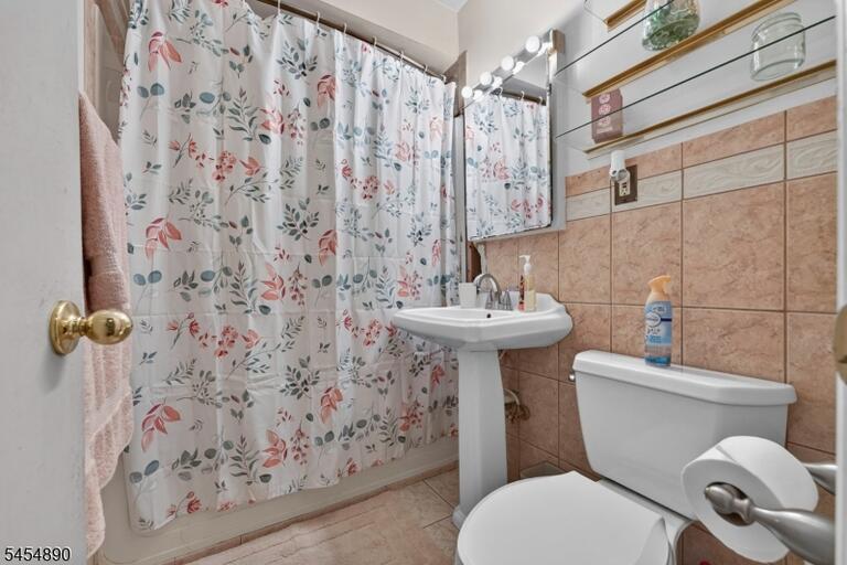 Property listing MLS 4047750 photo 9