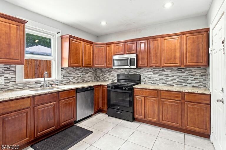 Property listing MLS 4047788 photo 5