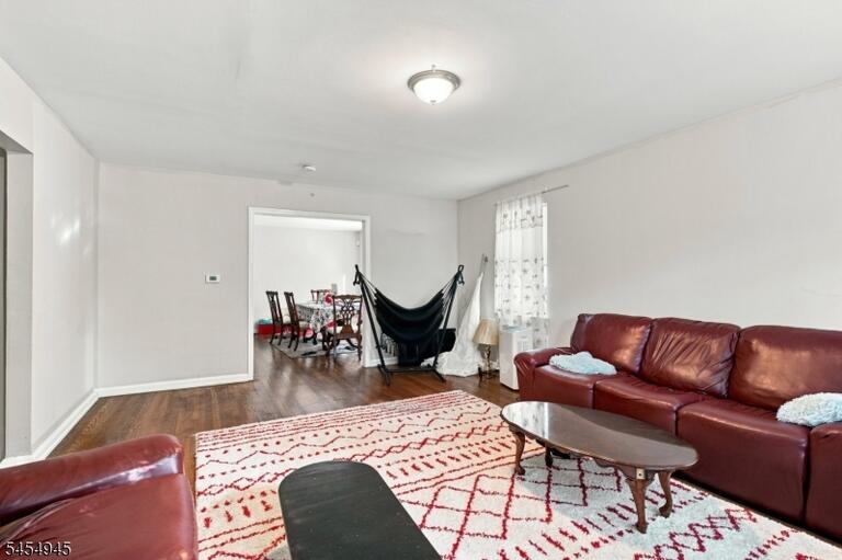 Property listing MLS 4047804 photo 3