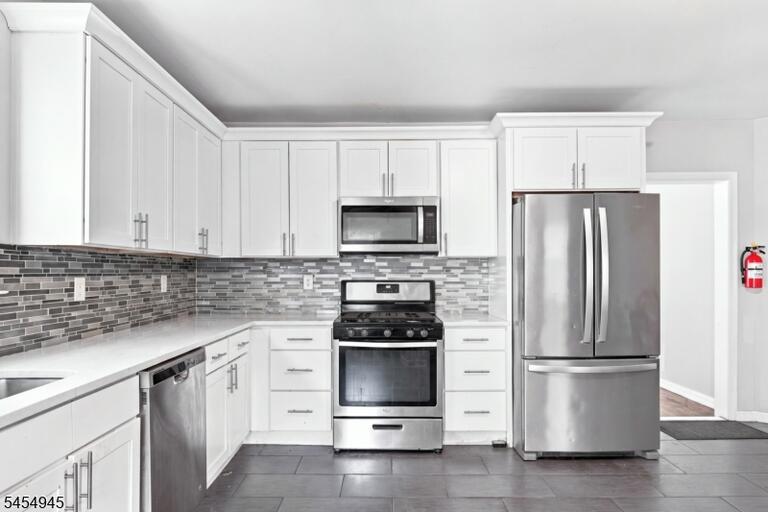 Property listing MLS 4047804 photo 8
