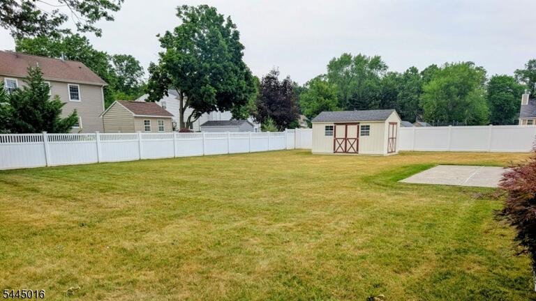 Property listing MLS 4047828 photo 21