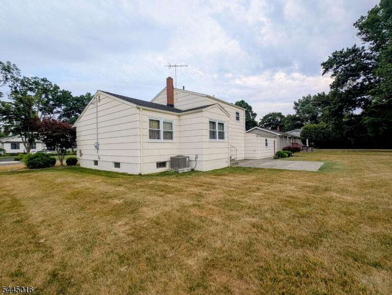 Property listing MLS 4047828 photo 26