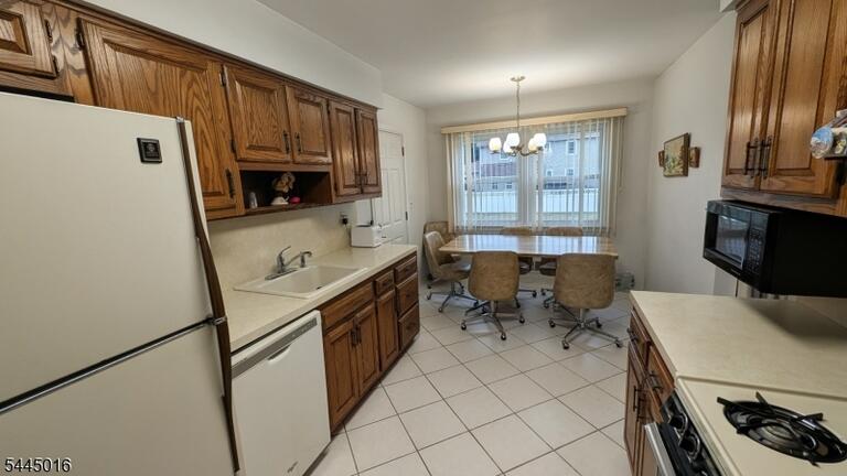 Property listing MLS 4047828 photo 8