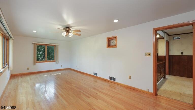 Property listing MLS 4047843 photo 12