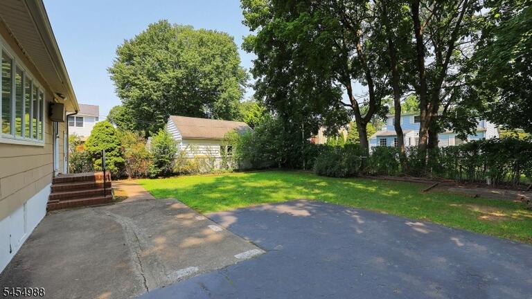 Property listing MLS 4047843 photo 24