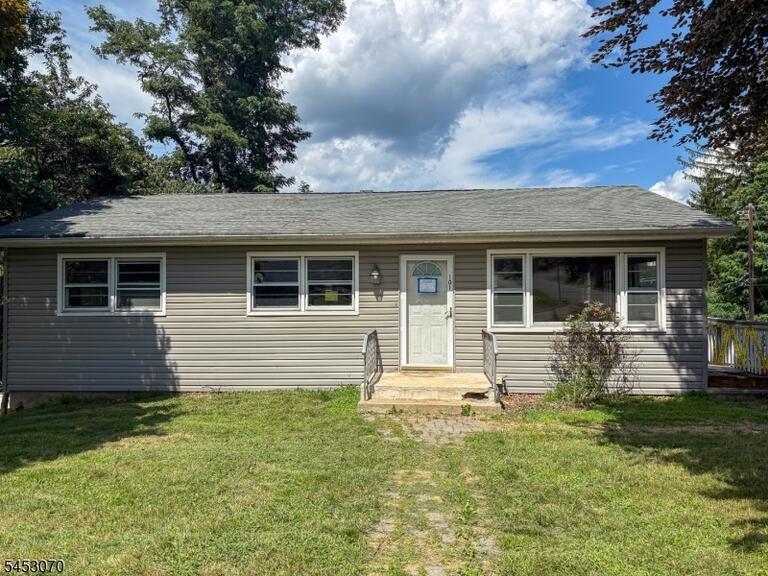 Property listing MLS 4047845 photo 2