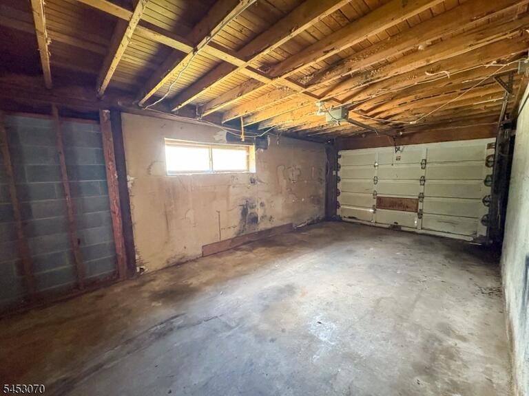 Property listing MLS 4047845 photo 9