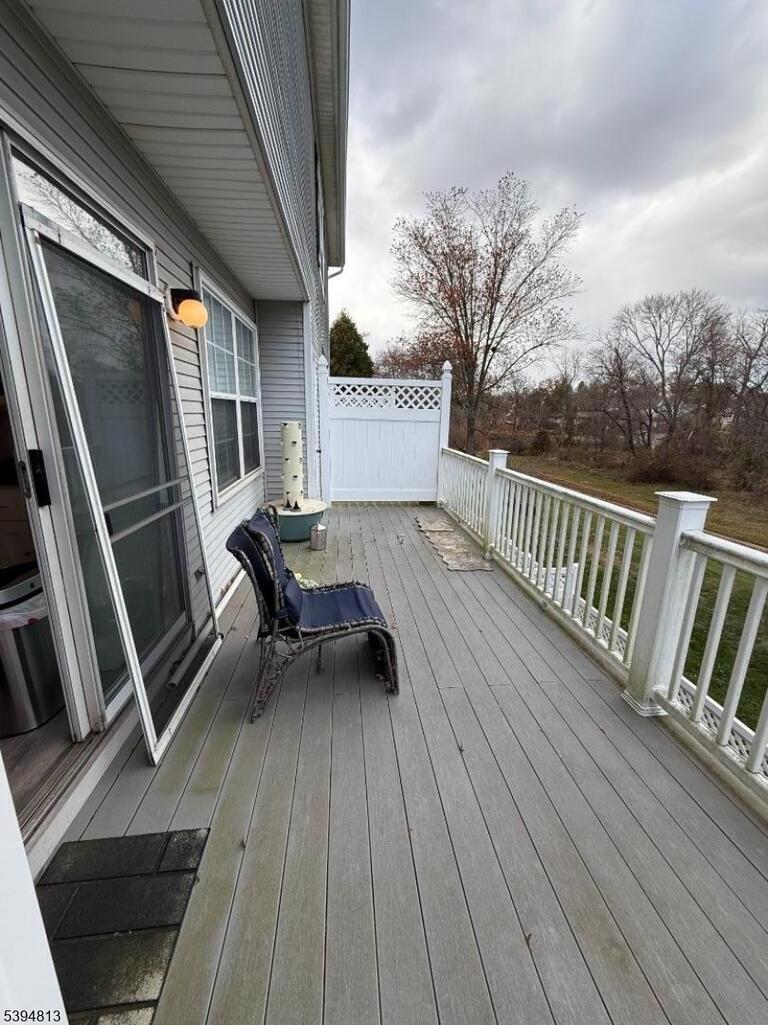 Property listing MLS 4047856 photo 14