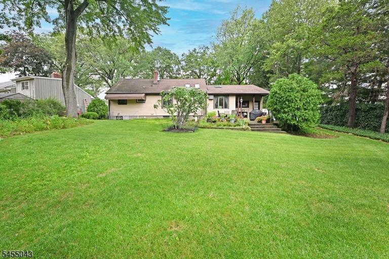 Property listing MLS 4047859 photo 3