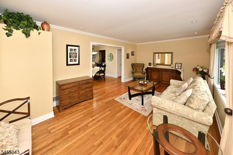 Property listing MLS 4047859 photo 5
