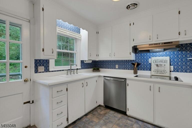 Property listing MLS 4047869 photo 11