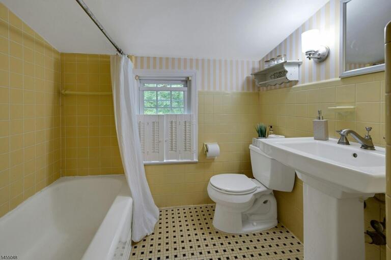 Property listing MLS 4047869 photo 27