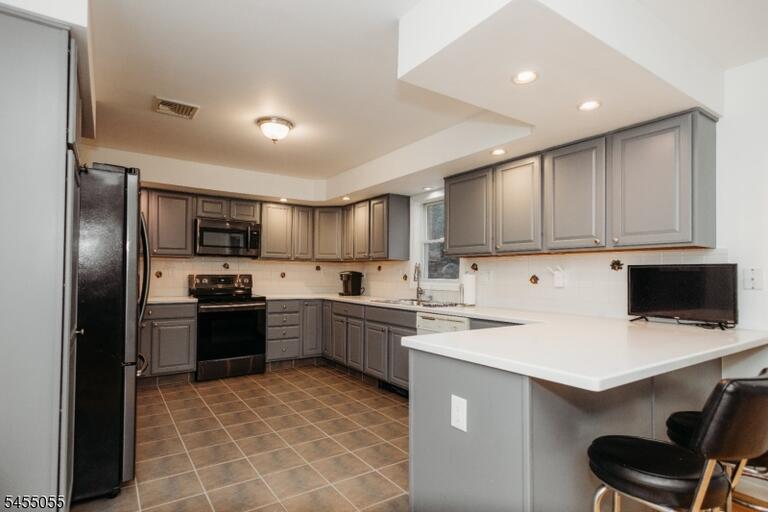Property listing MLS 4047881 photo 5