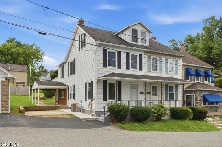 Property listing MLS 4047882 photo 2