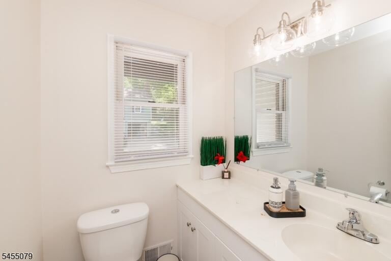 Property listing MLS 4047915 photo 13
