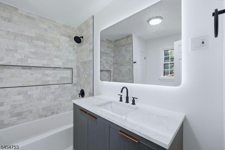 Property listing MLS 4047917 photo 15