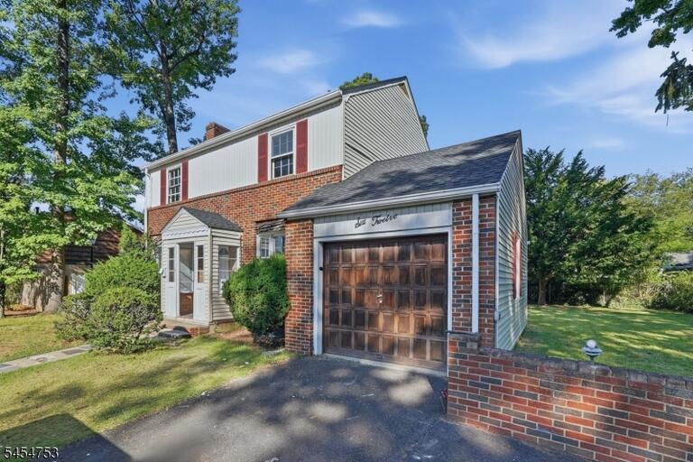 Property listing MLS 4047917 photo 4