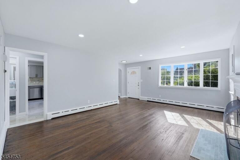 Property listing MLS 4047917 photo 7