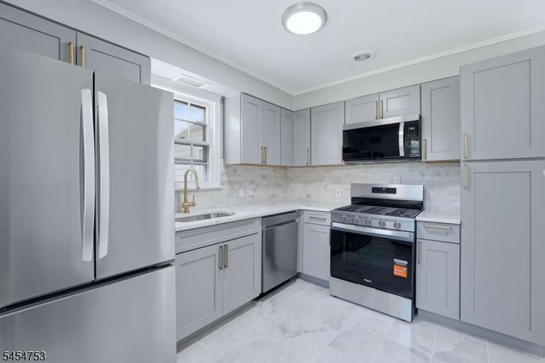 Property listing MLS 4047917 photo 9