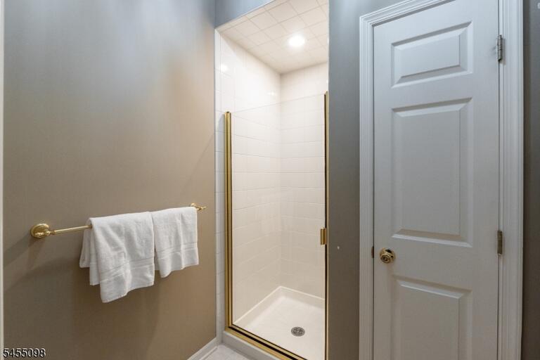 Property listing MLS 4047925 photo 25