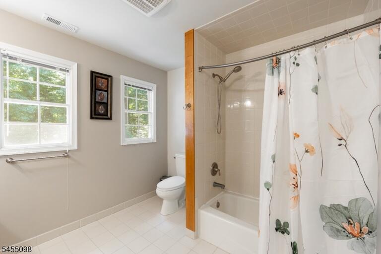 Property listing MLS 4047925 photo 44