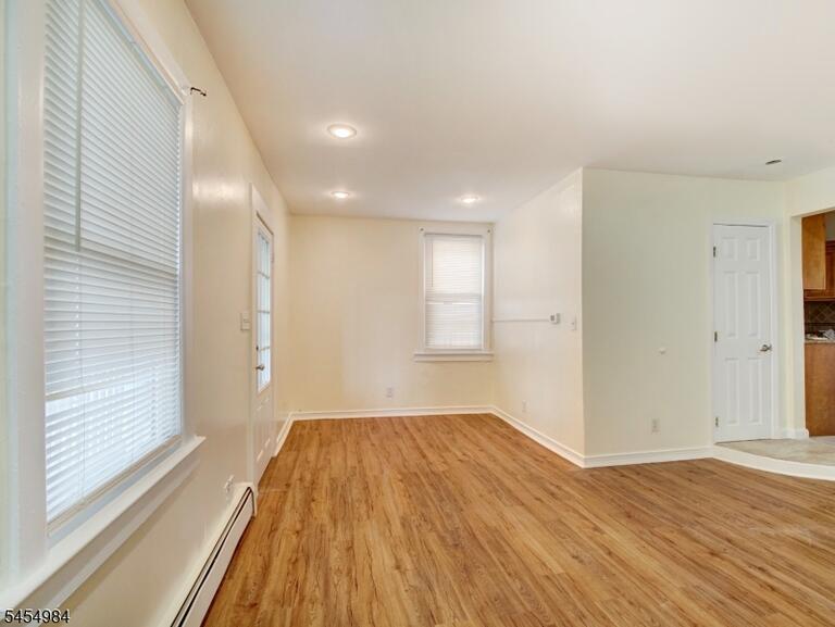 Property listing MLS 4047938 photo 4