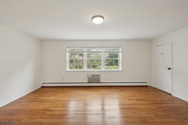 Property listing MLS 4047941 photo 4