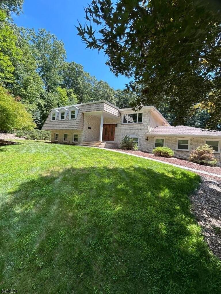 Property listing MLS 4047959 photo 1